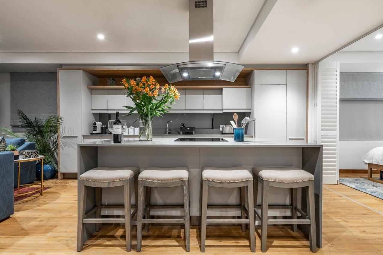 17 Marine, 2 Bedroom Sea-Facing Apt101 허머너스 외부 사진